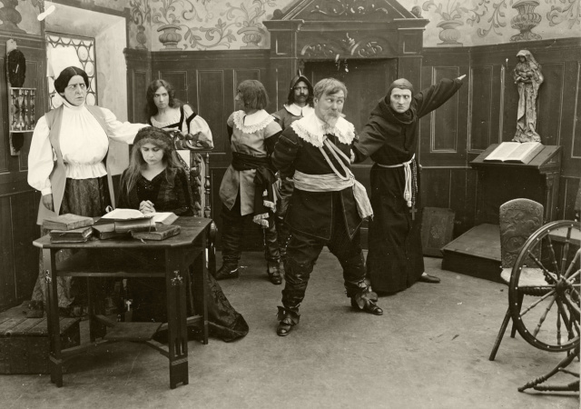 Scen ur stumfilmen Regina von Emmeritz och Konung Gustaf II Adolf (1910).